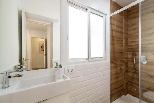 Las Golondrinas 3 dormitorios y 2 baños en Triana, Sevilla (Foto 7)