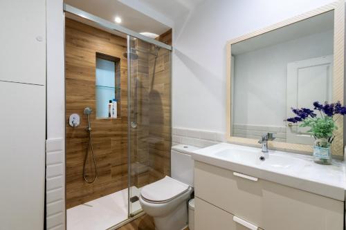 Las Golondrinas 3 dormitorios y 2 baños en Triana, Sevilla (Foto 6)