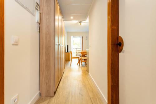 One-Bedroom Apartment image 5
