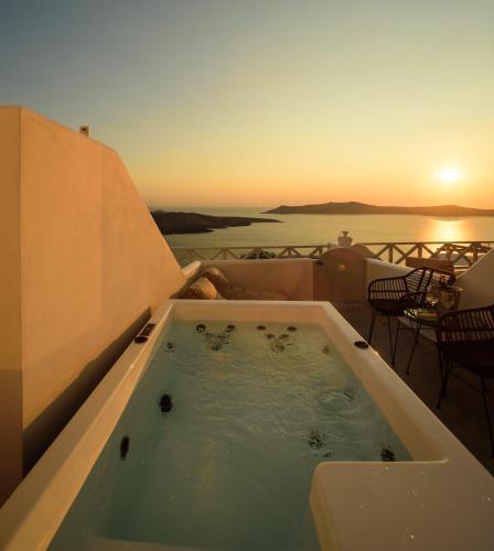 Elia Caldera Suites