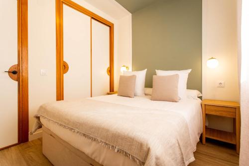 One-Bedroom Apartment image 3