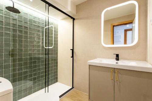 One-Bedroom Apartment image 2
