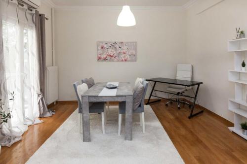 Charming 1 Bd Apt near ASOE in Athens - image 2
