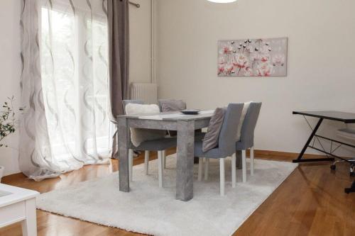 Charming 1 Bd Apt near ASOE in Athens - image 7