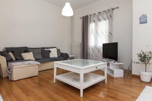 Charming 1 Bd Apt near ASOE in Athens - image 9