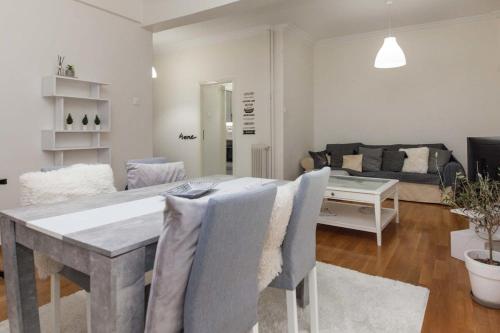 Charming 1 Bd Apt near ASOE in Athens - image 12