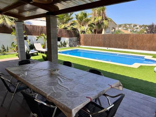 Létesítmények, Can Avet tranquilidad y piscina privada in El Castell de Montornes