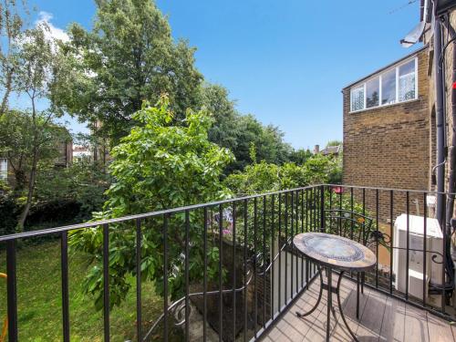 Pass the Keys Charming flat in Kentish Town - image 10