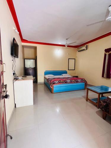 1 double bed, 2 futon beds