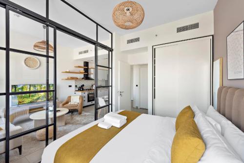 Stunning 1BR in Socio Damac Hills - image 2