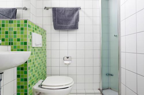 NIEB by ROCKCHAIR Apartments l SUPERHOST Status l 3 Bedrooms Boxspringbeds 3 Bathrooms in Center Kurfürstendamm - Cozy Family & Business Flair welcomes you!, Berlín (foto 3)