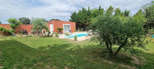 villa avec studio indépendant et piscine (villa avec studio independant et piscine) in Jonquieres (Provence-Alpes-Cote d'Azur)