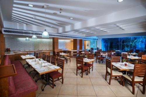 Restaurant, Elite Palazzo in Kochi