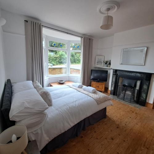 Huge 4 bed in the heart of Kettering in เก็ทเทอร์ริ้ง