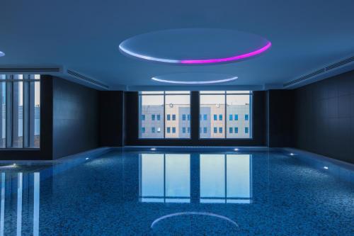 مسبح, فندق وإقامة راديسون الرياض العليا (Radisson Hotel & Residence Riyadh Olaya) in الياسمين