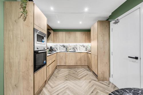 Amazonian Luxury Family Home MCR City Centre Etihad Free Parking, Manchester (photo 9)