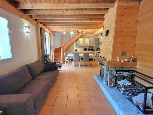 . Maison calme avec jardin, 3 chambres, cheminée proche station de ski - FR-1-393-151