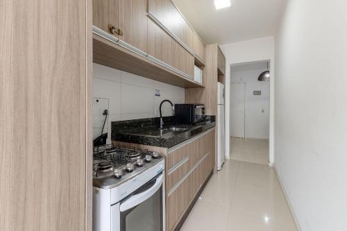 bucătărie, Excelente Apartamento a 240m da Praia de Bombas in Bombinhas