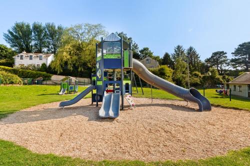 สนามเด็กเล่น, Gold Coast Resort Dungarvan in ดันการ์แวน