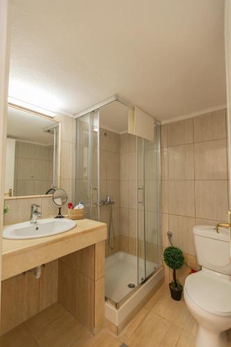 Garnet Studio Flats Garnet Studio Flats