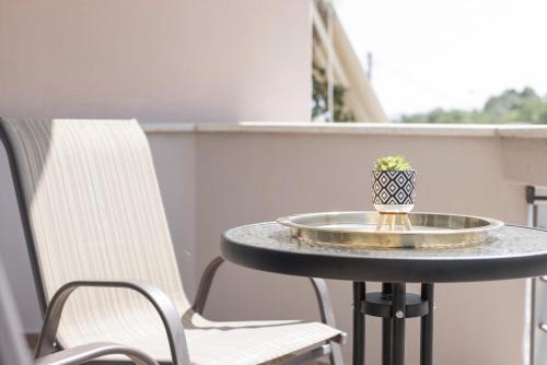 Garnet Studio Flats Garnet Studio Flats