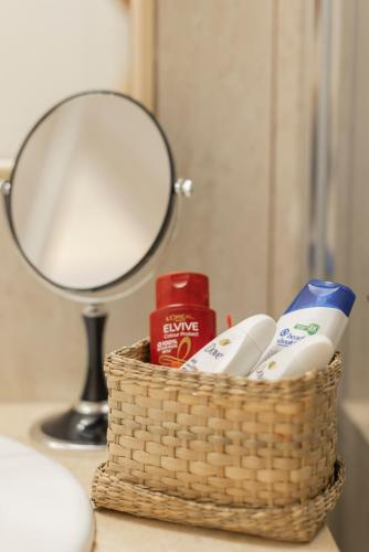 Garnet Studio Flats Garnet Studio Flats