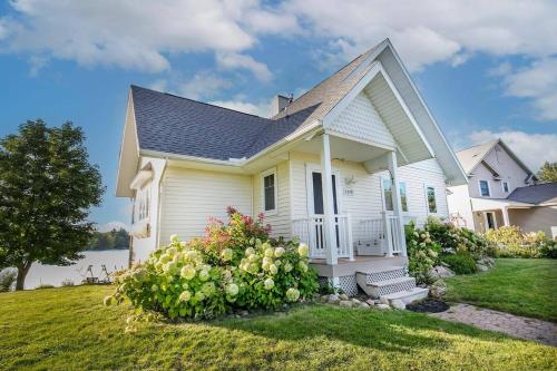 336 Beautiful home with View in Lake, USA