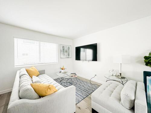 Charming 2-BR, 2-Story Home in Heart of LA - BR4 in Los Angeles, USA