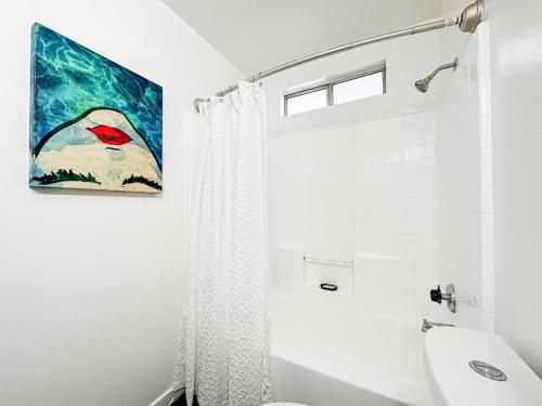 Charming 2-BR, 2-Story Home in Heart of LA - BR4 in Los Angeles, USA