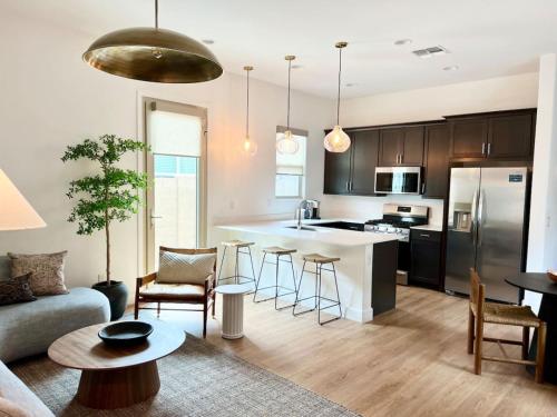 Luxury 1 BR Casita with Private Yard, Garage and WD in Sonoran Foothills