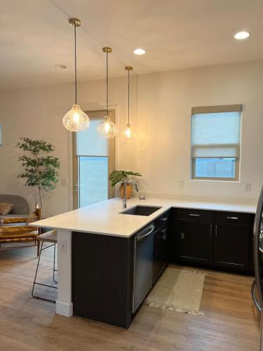 Luxury 1 BR Casita with Private Yard, Garage and WD in Sonoran Foothills