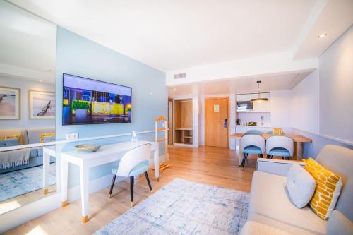 room detail thumbnail 1