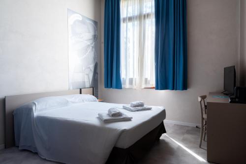 1 double bed