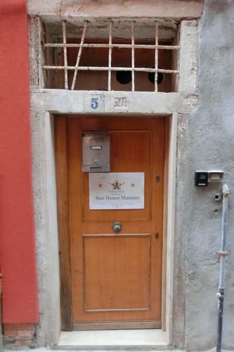 Central Star House Murano - Tap to explore photos