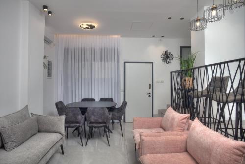 פאר - סוויטת יוקרה משפחתית בעתיקה Pe'er - Luxury Family Suite in the Old City, Safed (fotografie 7)