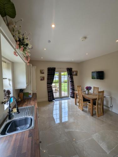 مطبخ, Plantation Drive - Home from home in ليمافادى