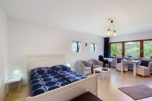 Superior One-Bedroom Apartment