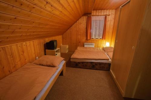 Triple Room with Shared Bathroom