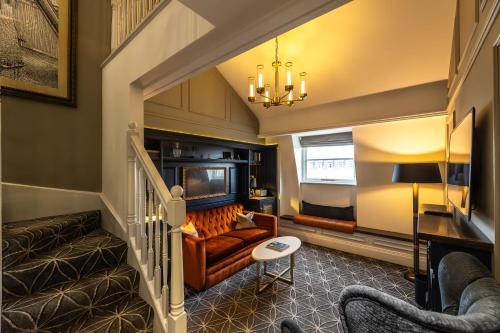 100 Queen’s Gate Hotel London Curio Collection by Hilton - image 5