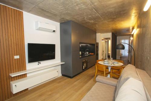 One-Bedroom Standard Apartment image 9