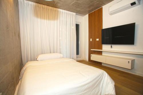 One-Bedroom Standard Apartment image 6