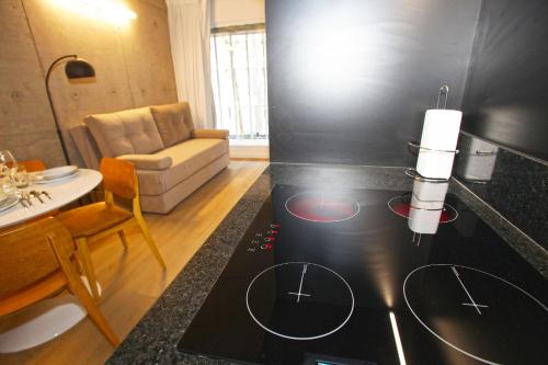 One-Bedroom Standard Apartment image 2