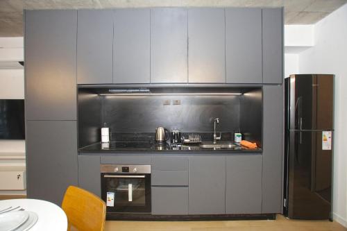 One-Bedroom Standard Apartment image 3