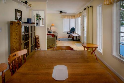 Sun, Fun and Wine-ta in Pulteney