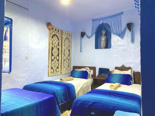 Standard Twin Room image 2