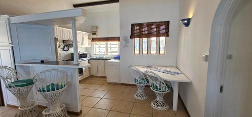 Blue Bay Horizon - Beachfront Holiday Homes - Tap to explore photos