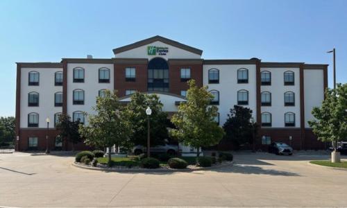 Holiday Inn Express Hotel & Suites Ennis by IHG in Ennis, USA