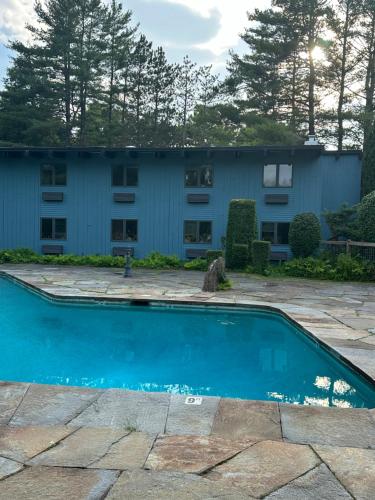 Paradise Inn - image 12