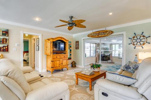 Quiet Sarasota Retreat - 6 Mi to Siesta Key Beach! in Sarasota, USA