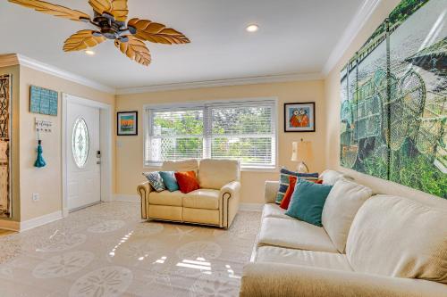 Sunny Sarasota Retreat with Kayaks Less Than 6 Mi to Beach! - image 12